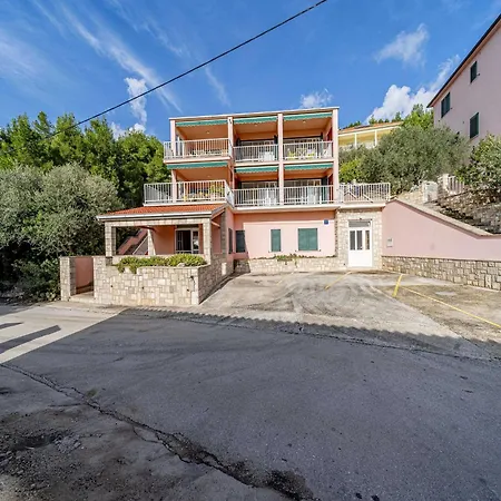 Gora Seaview - 3 *